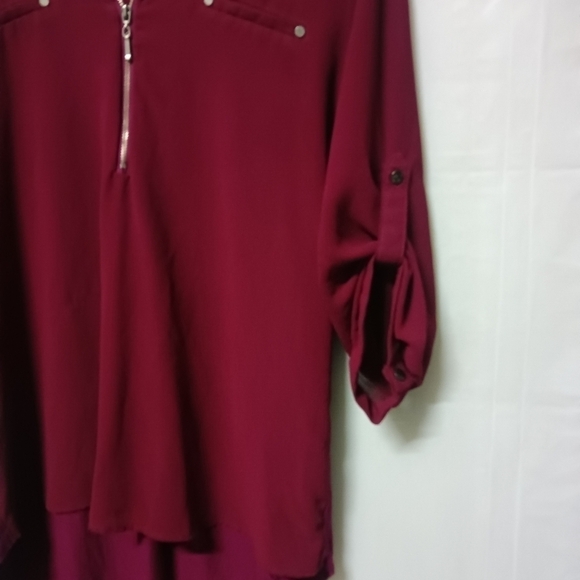 🎈4 FOR $20 Top Blouse Burgundy 1/4 Zip Sheer  Fit V-Neck Roll Tab Size M - Picture 4 of 8